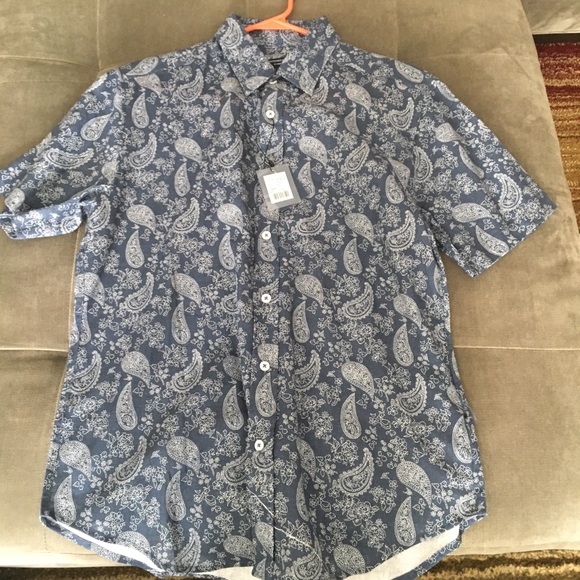 A shirt - Picture 2 of 4